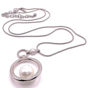 Vintage WHITE HOUSE BLACK MARKET Silver Tone Faux Pearl Necklace 31” With 4” Ext